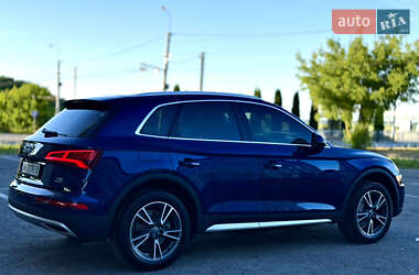 Внедорожник / Кроссовер Audi Q5 2017 в 