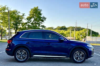 Внедорожник / Кроссовер Audi Q5 2017 в 