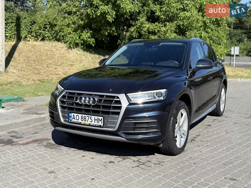 Внедорожник / Кроссовер Audi Q5 2017 в 