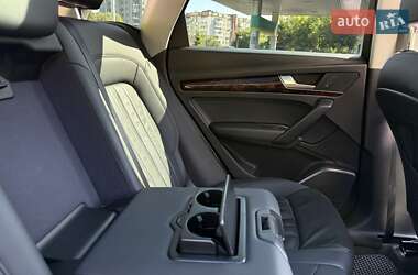 Внедорожник / Кроссовер Audi Q5 2017 в 