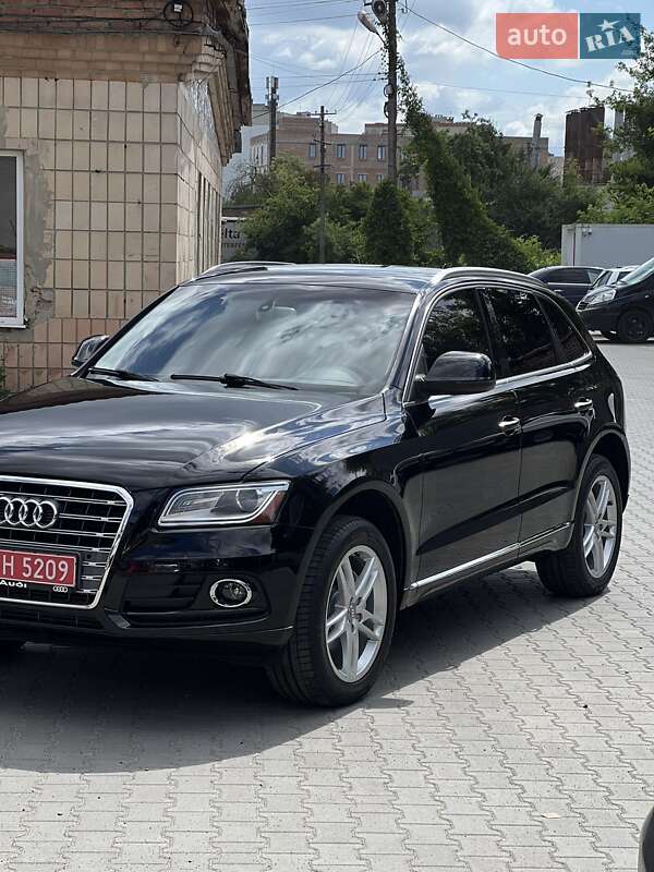 Внедорожник / Кроссовер Audi Q5 2015 в 