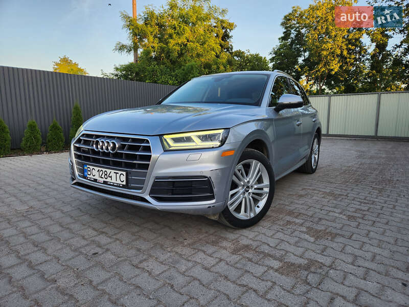 Внедорожник / Кроссовер Audi Q5 2018 в 