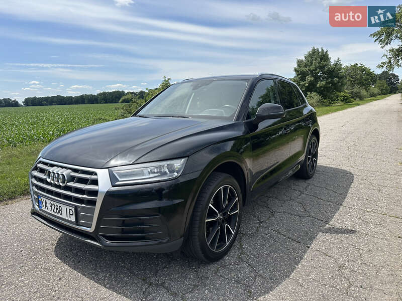 Внедорожник / Кроссовер Audi Q5 2017 в 
