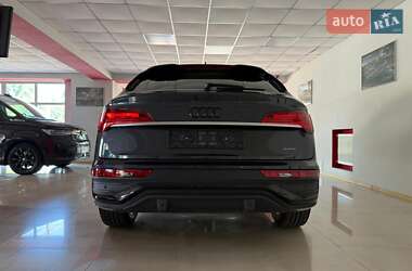 Внедорожник / Кроссовер Audi Q5 2022 в 