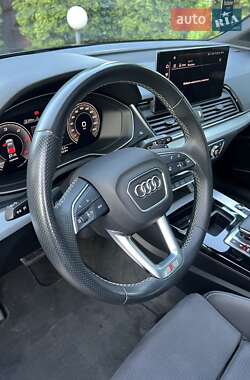 Внедорожник / Кроссовер Audi Q5 2021 в 