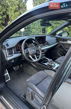 Внедорожник / Кроссовер Audi Q5 2021 в 