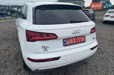 Внедорожник / Кроссовер Audi Q5 2018 в 