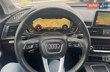 Внедорожник / Кроссовер Audi Q5 2018 в 