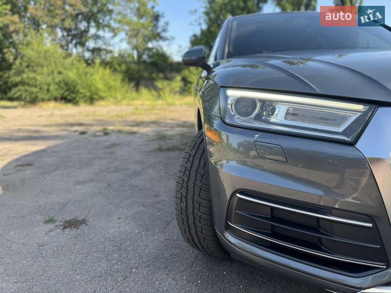 Позашляховик / Кросовер Audi Q5 2017 в Кривому Розі
