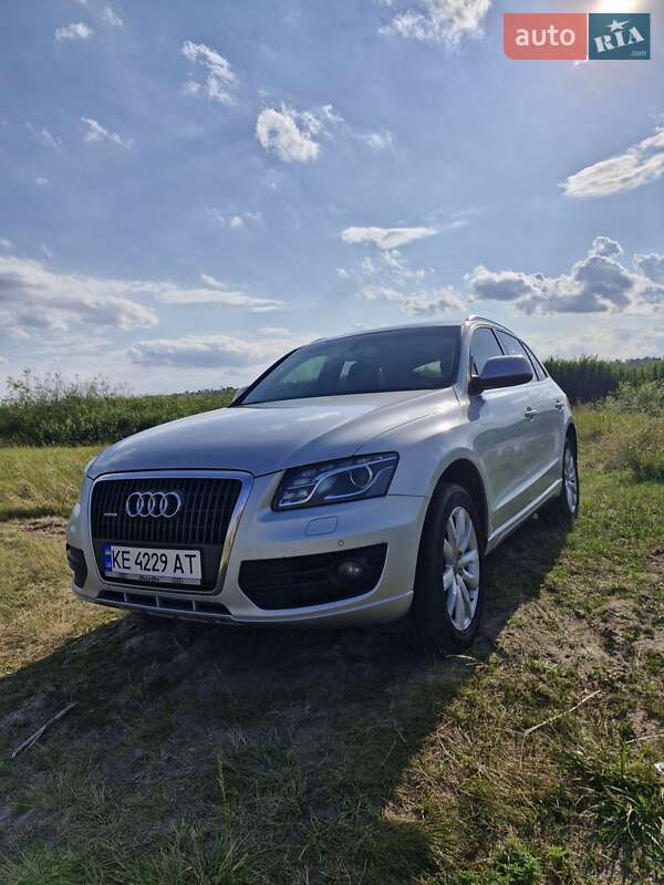 Внедорожник / Кроссовер Audi Q5 2009 в 