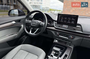 Внедорожник / Кроссовер Audi Q5 2022 в 
