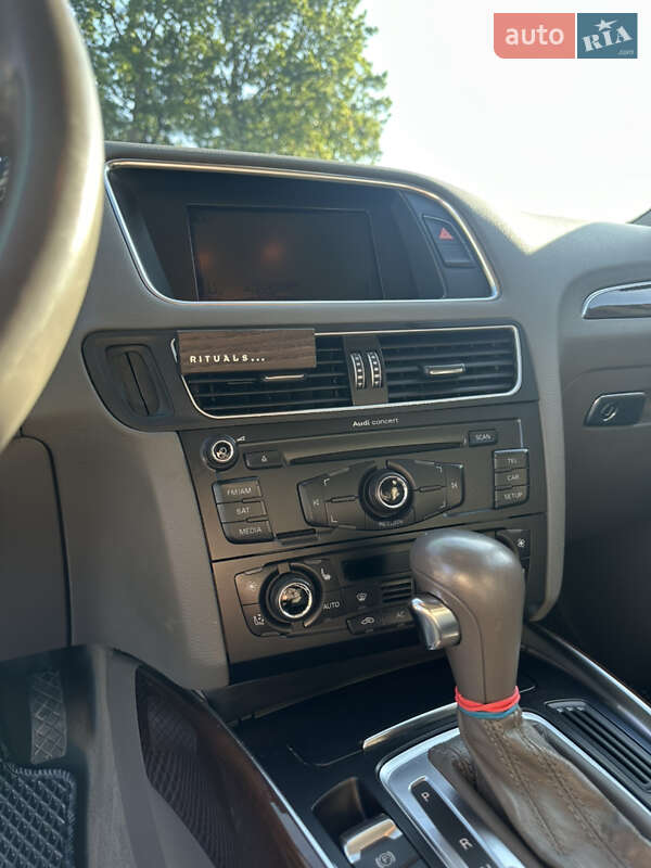 Внедорожник / Кроссовер Audi Q5 2011 в Луцке