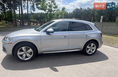 Внедорожник / Кроссовер Audi Q5 2018 в 