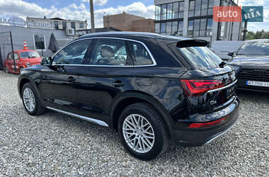 Внедорожник / Кроссовер Audi Q5 2021 в 