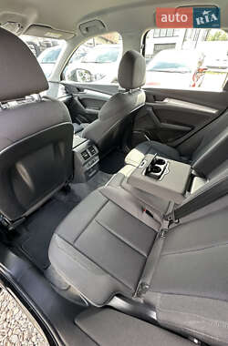 Внедорожник / Кроссовер Audi Q5 2021 в 
