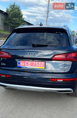 Внедорожник / Кроссовер Audi Q5 2018 в 