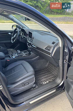 Внедорожник / Кроссовер Audi Q5 2018 в 