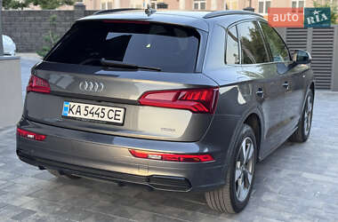 Внедорожник / Кроссовер Audi Q5 2020 в 