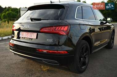 Внедорожник / Кроссовер Audi Q5 2018 в 