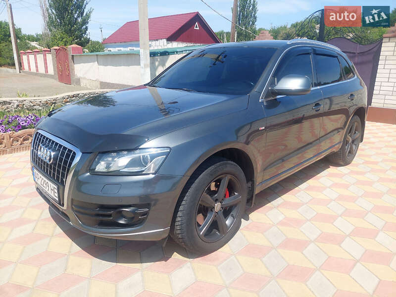 Внедорожник / Кроссовер Audi Q5 2009 в 