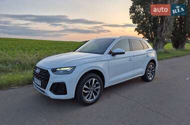 Позашляховик / Кросовер Audi Q5 2024 в 