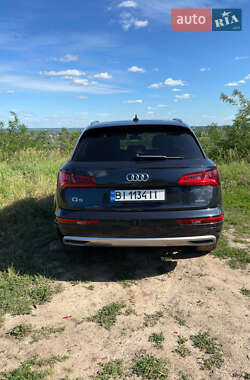 Внедорожник / Кроссовер Audi Q5 2021 в 