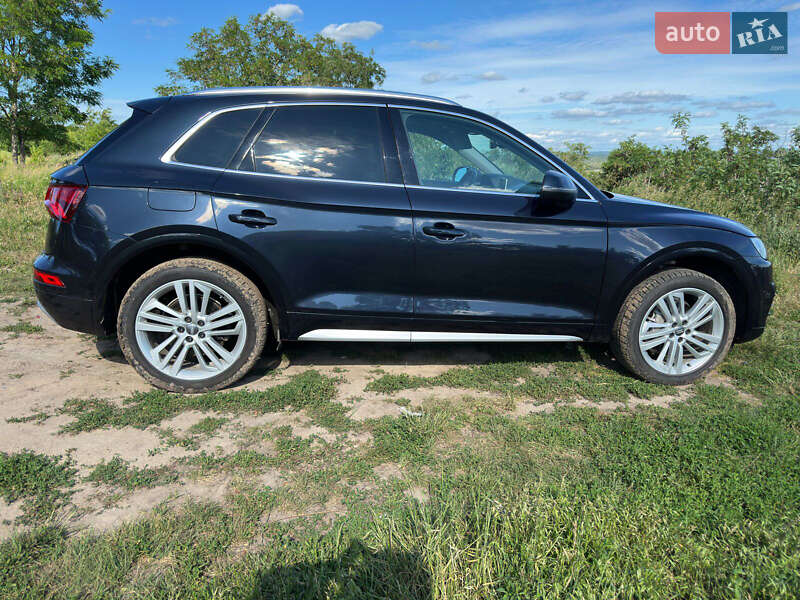 Внедорожник / Кроссовер Audi Q5 2021 в Лубнах