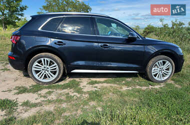 Внедорожник / Кроссовер Audi Q5 2021 в 