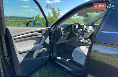 Внедорожник / Кроссовер Audi Q5 2021 в 