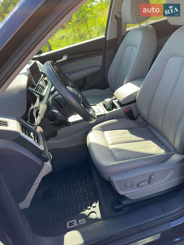 Внедорожник / Кроссовер Audi Q5 2021 в Лубнах