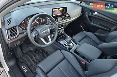 Позашляховик / Кросовер Audi Q5 2024 в 