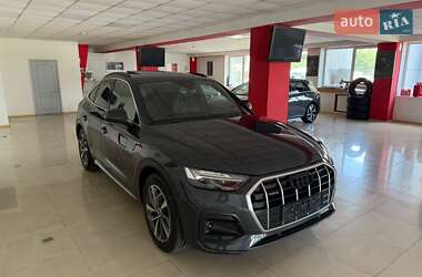 Внедорожник / Кроссовер Audi Q5 2022 в 