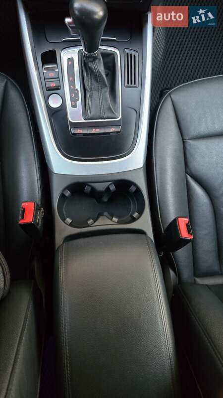 Внедорожник / Кроссовер Audi Q5 2011 в Киеве