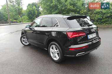 Внедорожник / Кроссовер Audi Q5 2018 в 