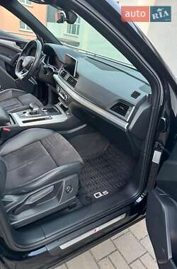 Внедорожник / Кроссовер Audi Q5 2018 в 