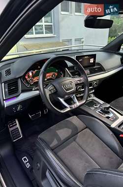 Внедорожник / Кроссовер Audi Q5 2018 в 