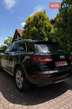 Внедорожник / Кроссовер Audi Q5 2018 в 