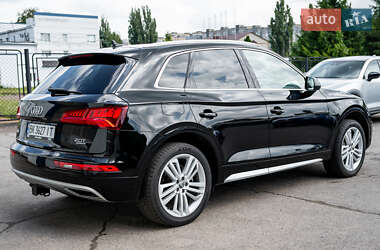 Внедорожник / Кроссовер Audi Q5 2018 в 