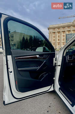 Внедорожник / Кроссовер Audi Q5 2020 в 