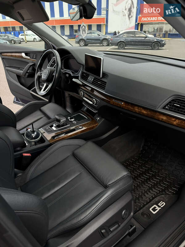 Внедорожник / Кроссовер Audi Q5 2018 в Луцке