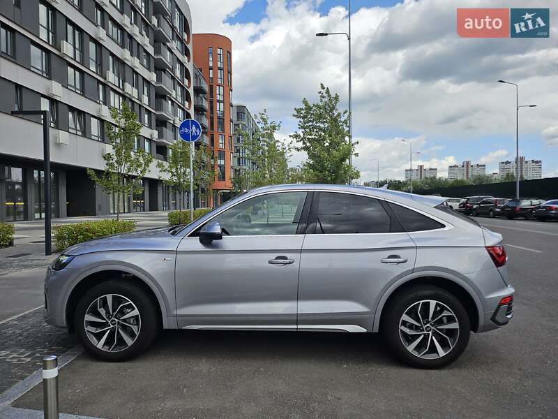 Внедорожник / Кроссовер Audi Q5 2022 в Киеве