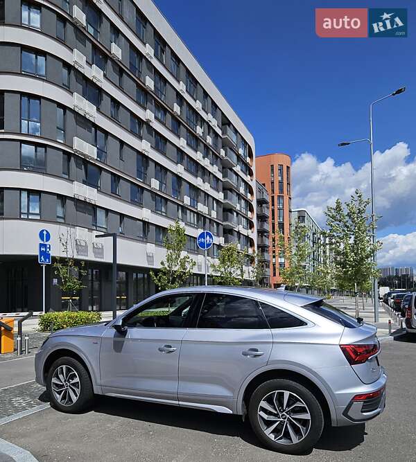Внедорожник / Кроссовер Audi Q5 2022 в Киеве