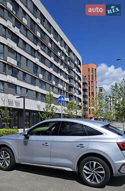 Внедорожник / Кроссовер Audi Q5 2022 в 