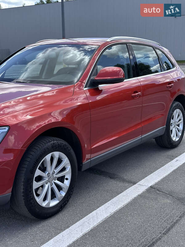 Внедорожник / Кроссовер Audi Q5 2014 в Решетиловке