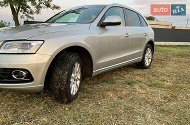 Внедорожник / Кроссовер Audi Q5 2012 в 