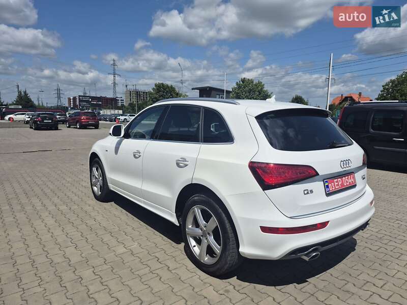 Позашляховик / Кросовер Audi Q5 2017 в Луцьку
