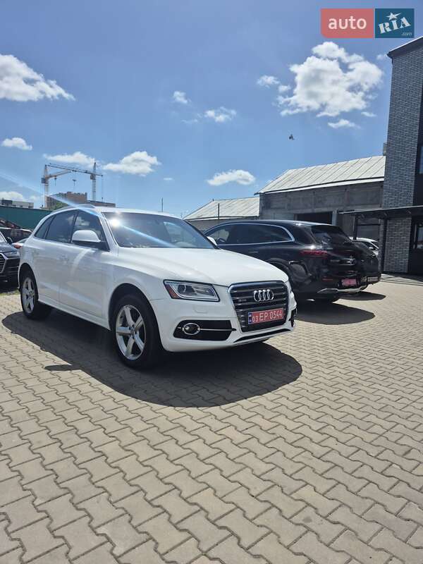 Позашляховик / Кросовер Audi Q5 2017 в Луцьку