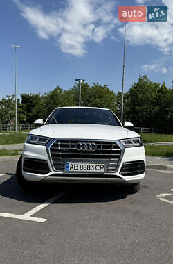 Внедорожник / Кроссовер Audi Q5 2017 в 