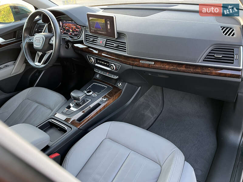 Внедорожник / Кроссовер Audi Q5 2017 в Львове