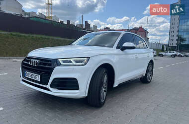 Внедорожник / Кроссовер Audi Q5 2018 в 